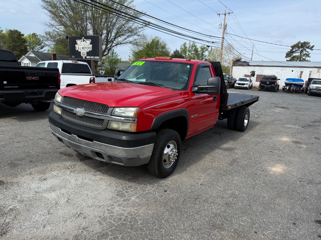 2004 Chevrolet Silverado HD 4WD Regular Cab LWB DRW's photo