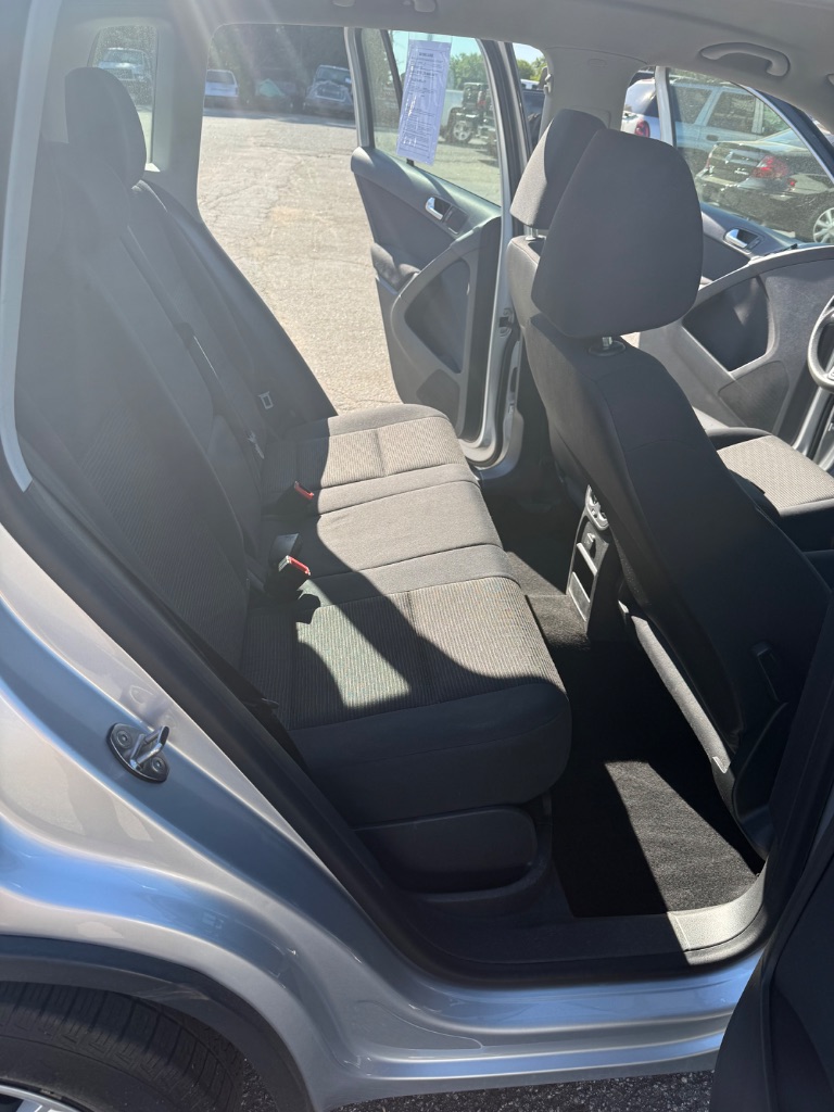 2018 Volkswagen Tiguan Limited Base - Photo 11